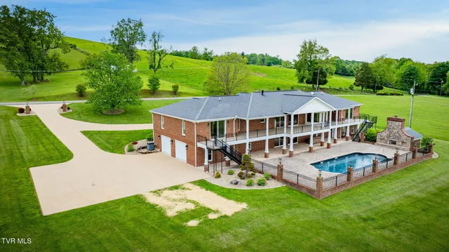 $1,290,000 | 20484 Lake Road, Abingdon, VA 24211