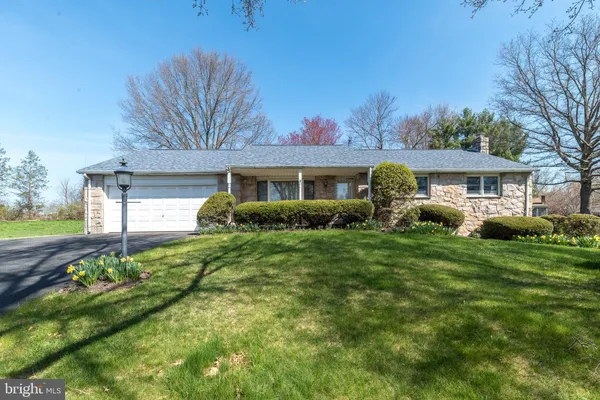 $399,900 | 33 Onyx Lane, Gilbertsville, PA 19525