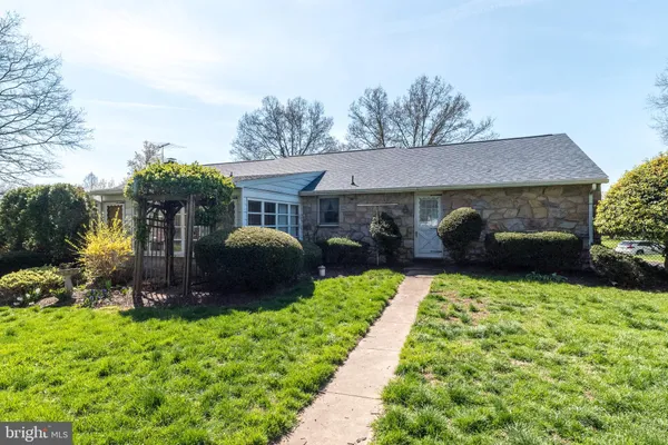 $399,900 | 33 Onyx Lane, Gilbertsville, PA 19525
