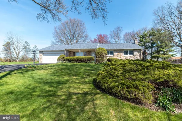 $399,900 | 33 Onyx Lane, Gilbertsville, PA 19525