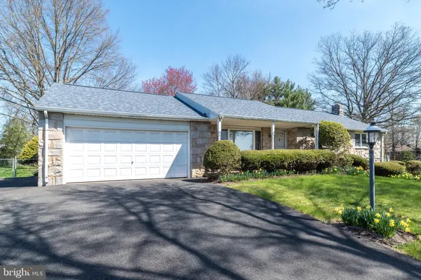 $399,900 | 33 Onyx Lane, Gilbertsville, PA 19525