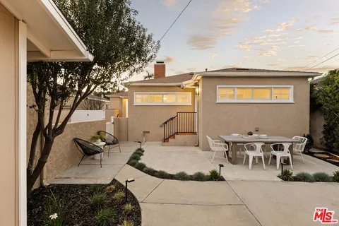 $1,595,000 | 8116 Truxton Avenue, Los Angeles, CA 90045