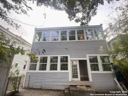 $2,195 | 639 West Elmira Street, San Antonio, TX 78212