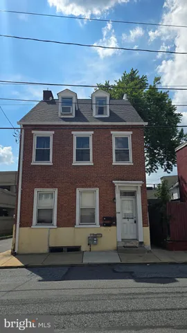 $1,595 | 244 North Water Street, Lancaster, PA 17603