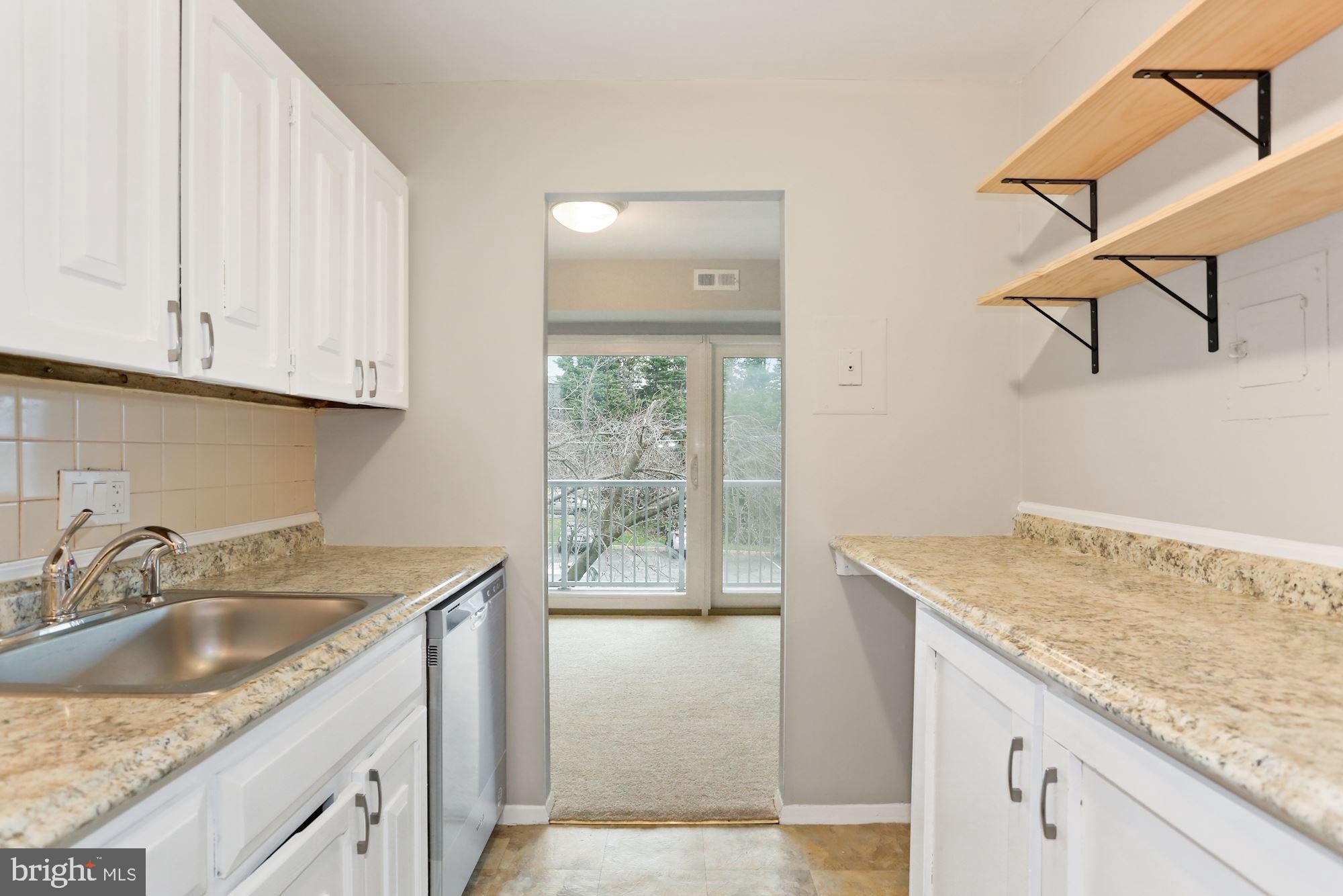 2909 Charing Cross Road, Unit 10 Falls Church, VA 22042 - Photo 18 of 26 Kitchen
