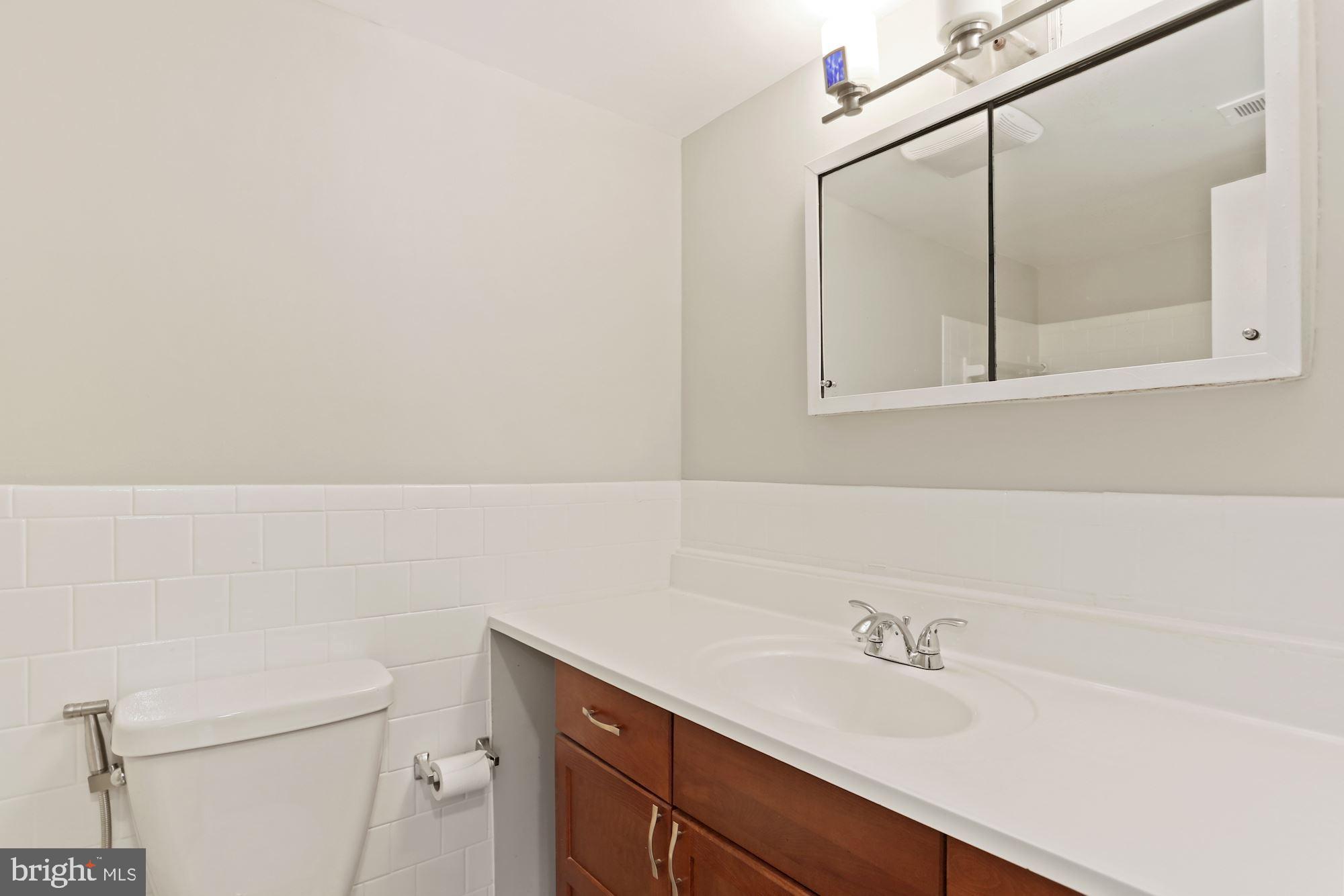 2909 Charing Cross Road, Unit 10 Falls Church, VA 22042 - Photo 22 of 26 Bathroom