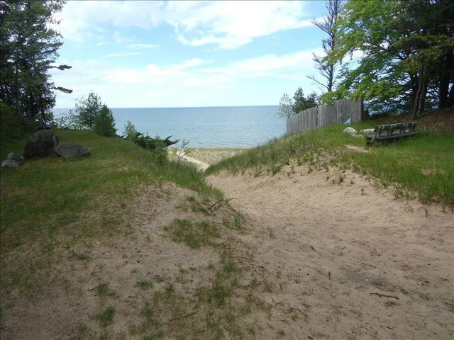 $139,000 | Red Apple, Manistee, MI 49660