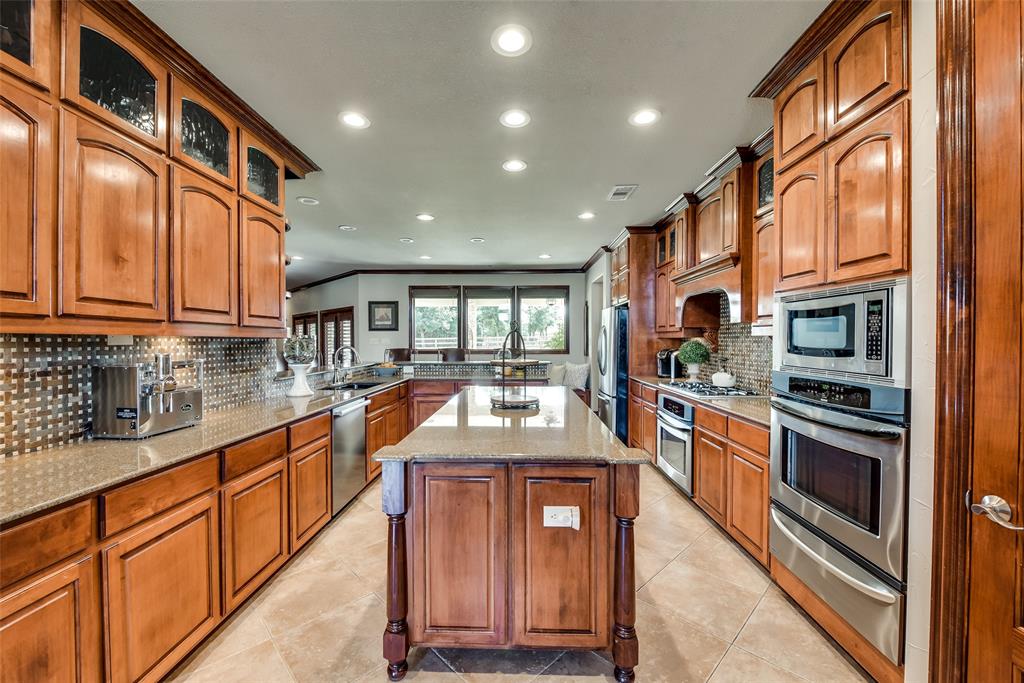 2012 Winthrop Hill Road Denton, TX 76226 - Photo 12 of 40