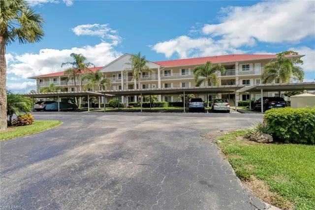 $1,800 | 4556 Andover Way, Unit E106, Naples, FL 34112