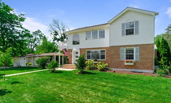 $579,000 | 201 West Potomac Avenue, Lombard, IL 60148