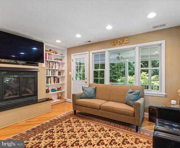 $1,500,000 | 1812 North Hollister Street, Arlington, VA 22205