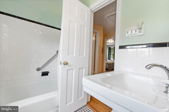 $1,500,000 | 1812 North Hollister Street, Arlington, VA 22205