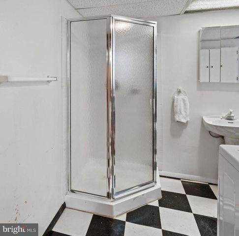 $1,500,000 | 1812 North Hollister Street, Arlington, VA 22205