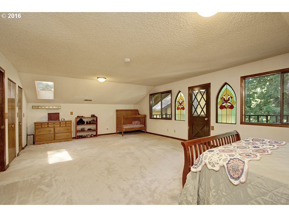 13333 Southeast Marsh Road Sandy, OR 97055 - Photo 11 of 23 a view of a livingroom with furniture