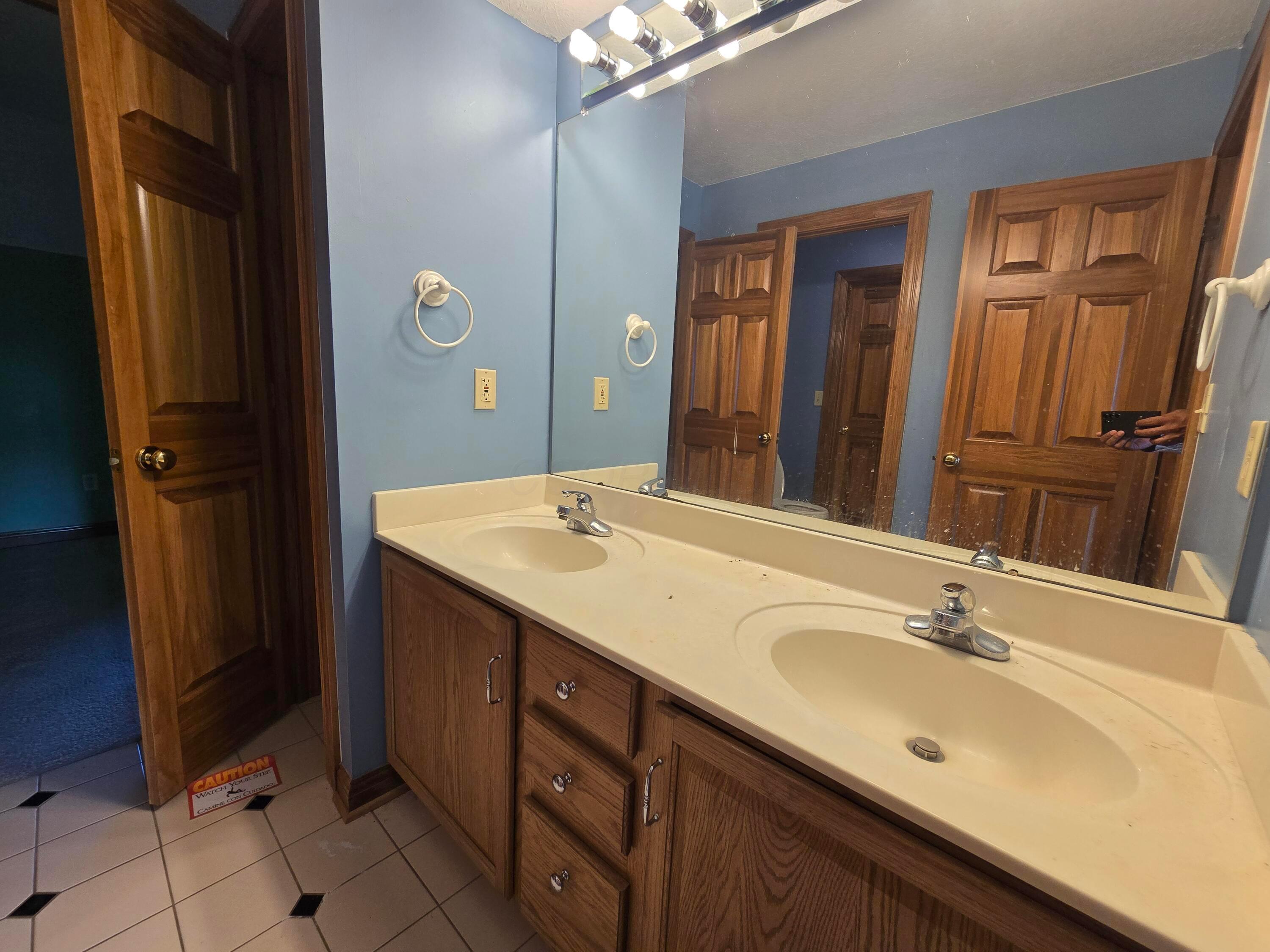 3034 Russell Road Ostrander, OH 43061 - Photo 10 of 23 Jack and Jill Bathroom Upstairs