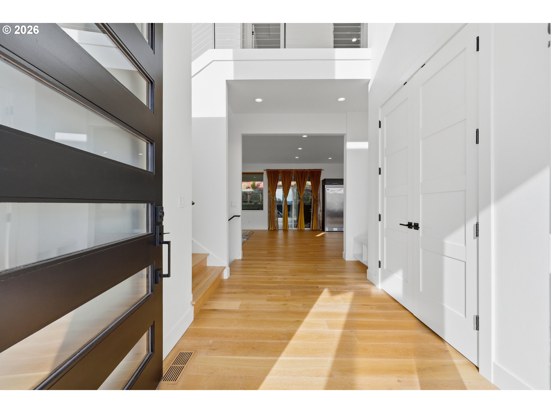 1345 North R Street Washougal, WA 98671 - Photo 5 of 47 Entrance/Foyer