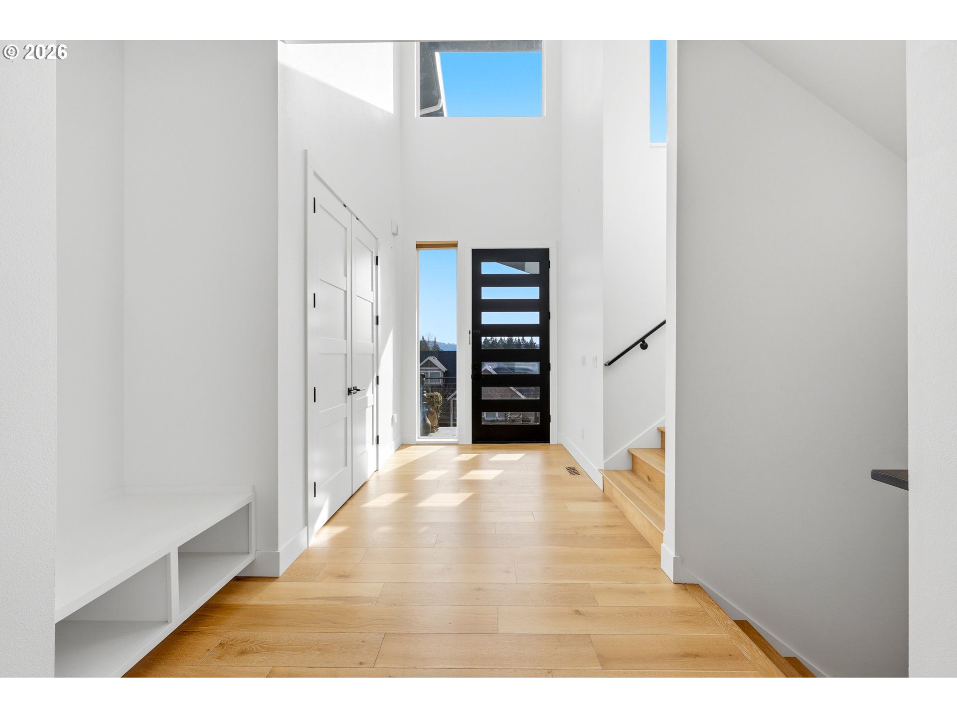 1345 North R Street Washougal, WA 98671 - Photo 6 of 47 Entrance/Foyer