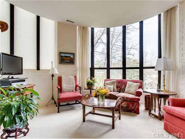 820 Cherokee Road, Unit J2 Charlotte, NC 28207 - Photo 7 of 14 Gallery Image 7