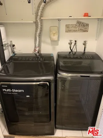 a close view of sink