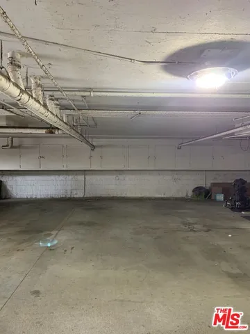 $3,300 | 542 North Shelton Street, Unit 7, Burbank, CA 91506