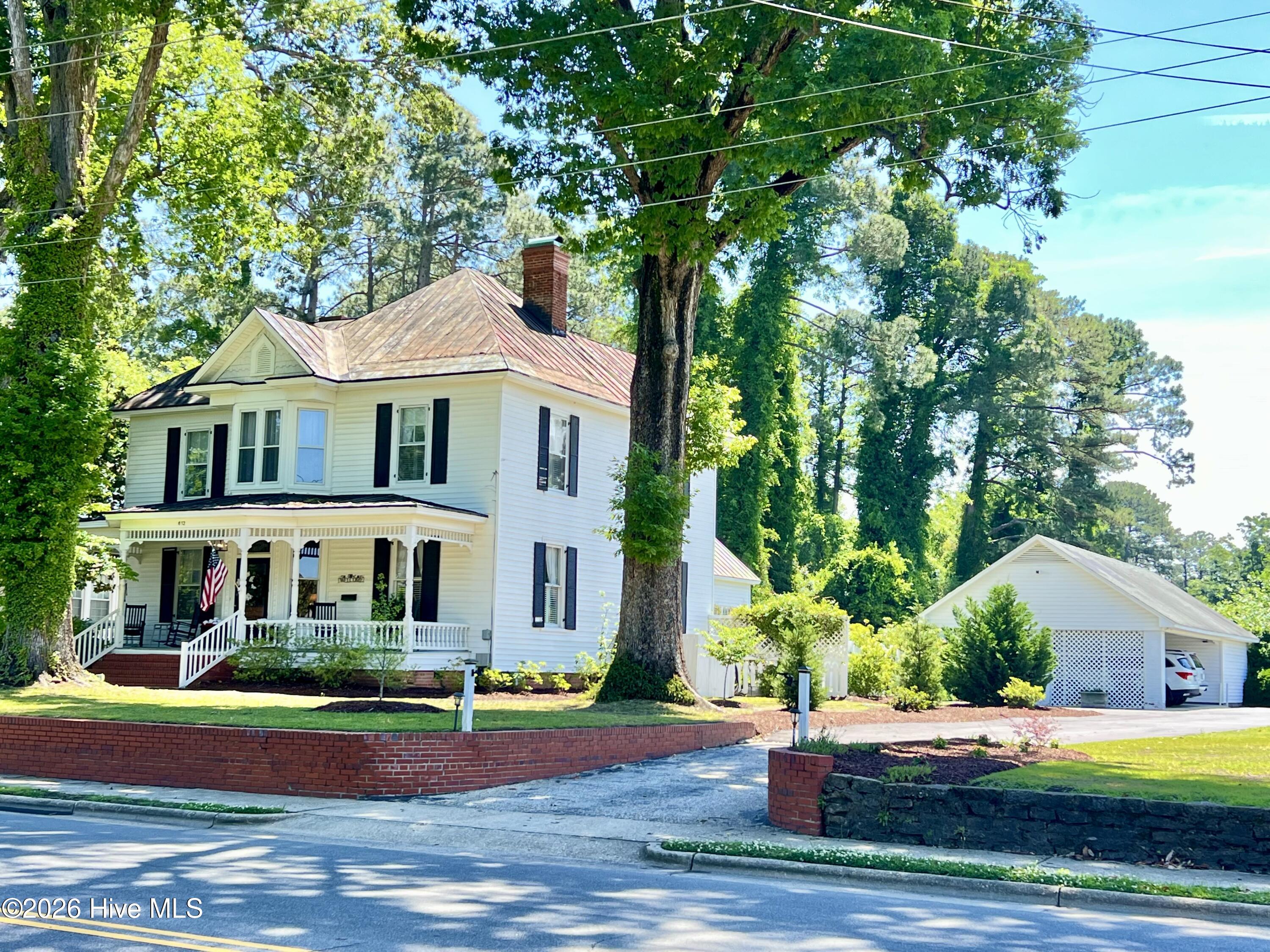 612 College Street Clinton, NC 28328 - Photo 3 of 57 IMG_0884