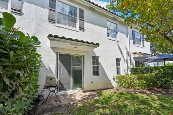 $439,000 | 482 Graham Place, Boynton Beach, FL 33435