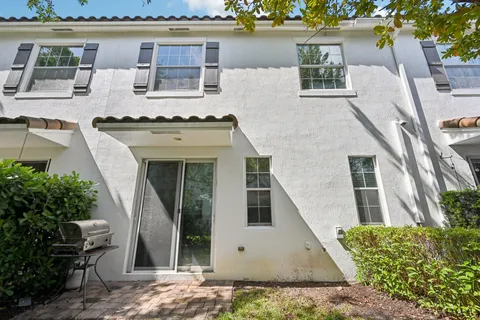 $439,000 | 482 Graham Place, Boynton Beach, FL 33435