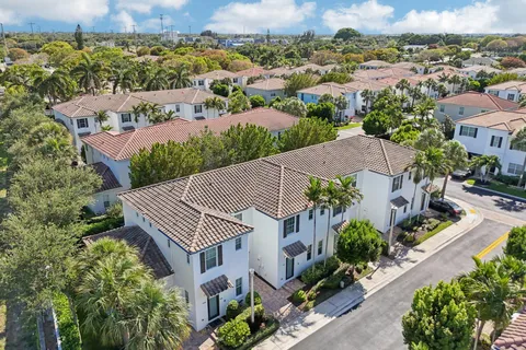 $439,000 | 482 Graham Place, Boynton Beach, FL 33435
