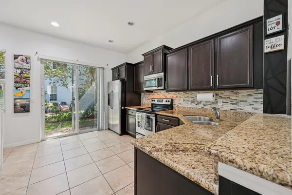 $439,000 | 482 Graham Place, Boynton Beach, FL 33435