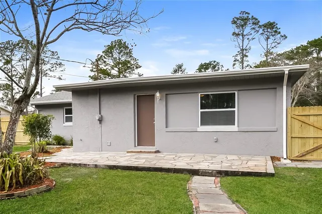 a front view of house with yard