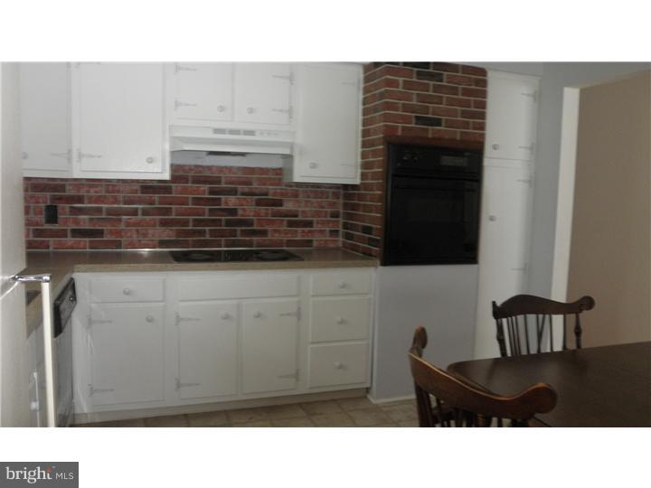 2425 Yellowstone Road Cinnaminson, NJ 08077 - Photo 6 of 18 Kitchen