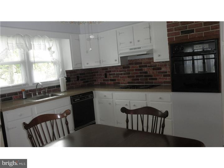 2425 Yellowstone Road Cinnaminson, NJ 08077 - Photo 7 of 18 Kitchen