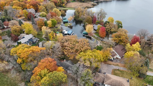 $997,700 | 50 Willow Wood Drive, Tonka Bay, MN 55331