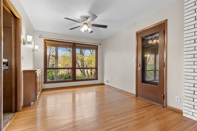 $997,700 | 50 Willow Wood Drive, Tonka Bay, MN 55331