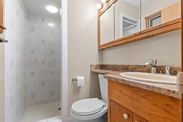 $997,700 | 50 Willow Wood Drive, Tonka Bay, MN 55331