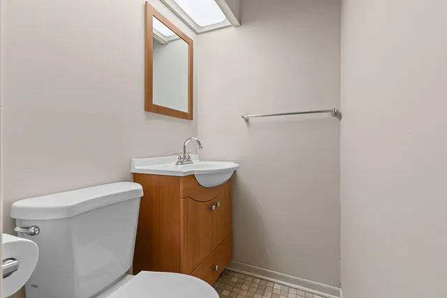 $997,700 | 50 Willow Wood Drive, Tonka Bay, MN 55331