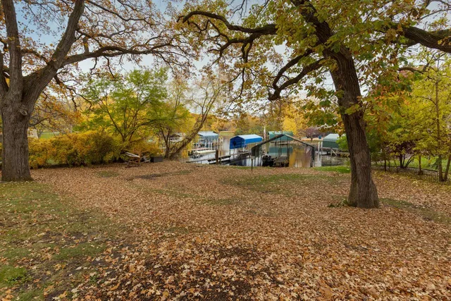 $997,700 | 50 Willow Wood Drive, Tonka Bay, MN 55331