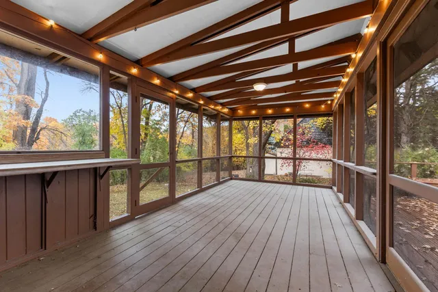 $997,700 | 50 Willow Wood Drive, Tonka Bay, MN 55331