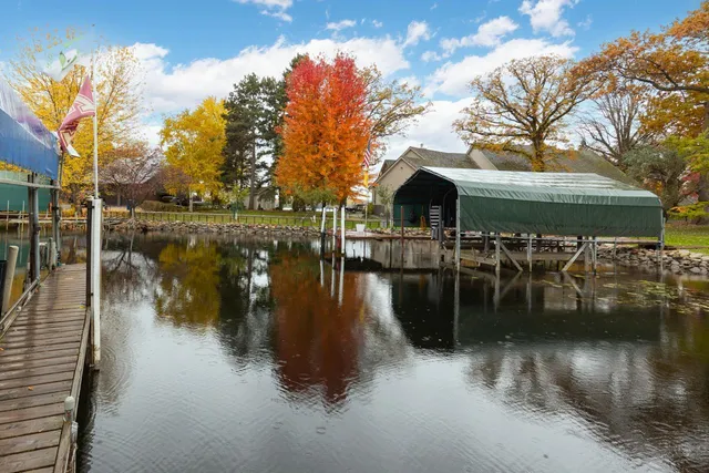 $997,700 | 50 Willow Wood Drive, Tonka Bay, MN 55331