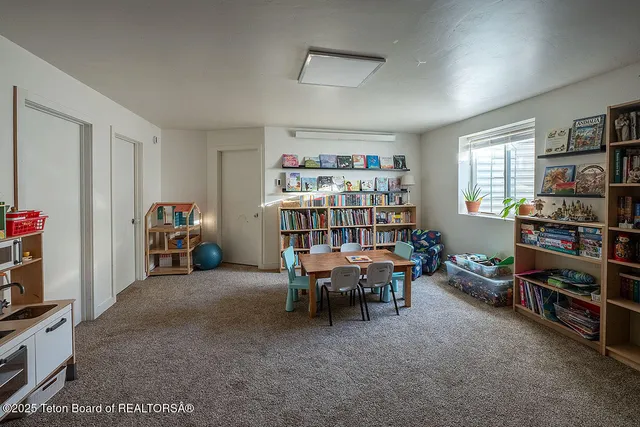 $650,000 | 189 East Street, Star Valley Ranch, WY 83127