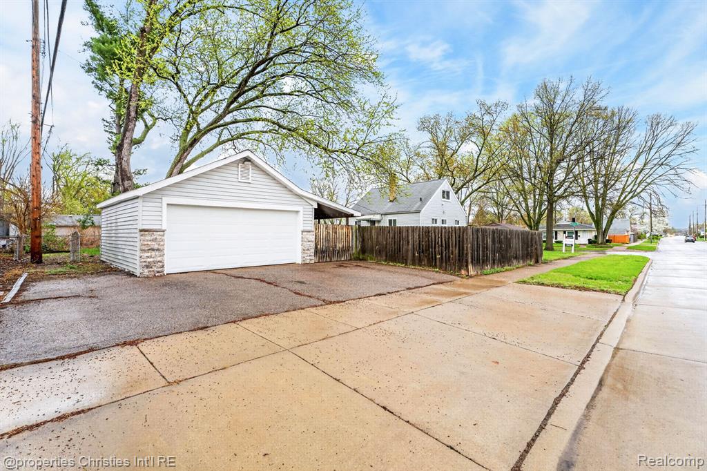 26605 Rialto Street Madison Heights, MI 48071 - Photo 32 of 37