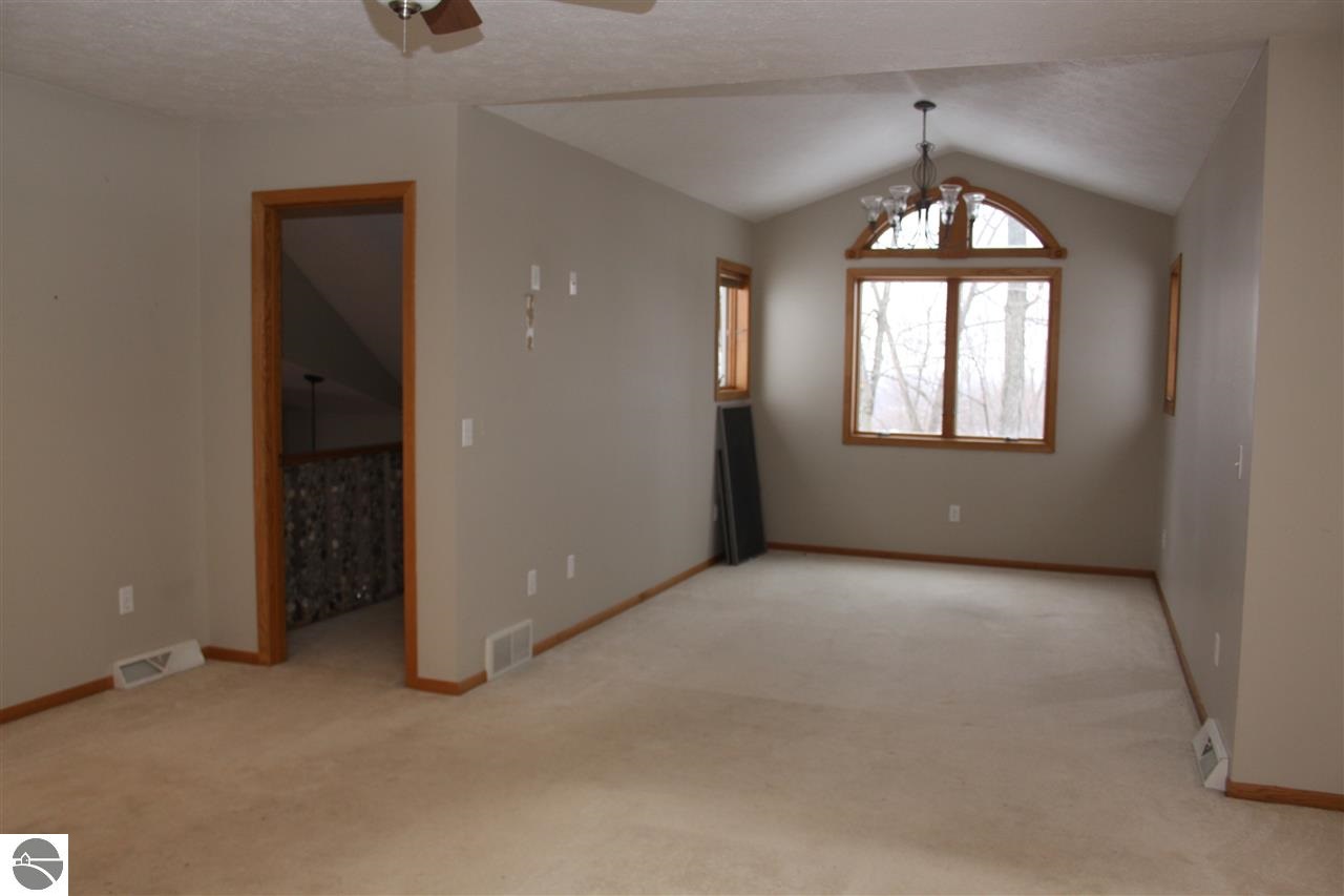 3181 Zimmerman Road Traverse City, MI 49685 - Photo 34 of 53 1779125-33.JPG