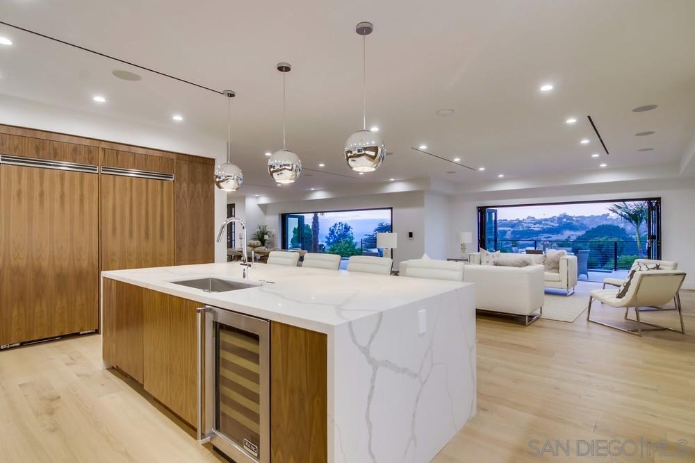 2695 Hidden Valley Road La Jolla, CA 92037 - Photo 11 of 25