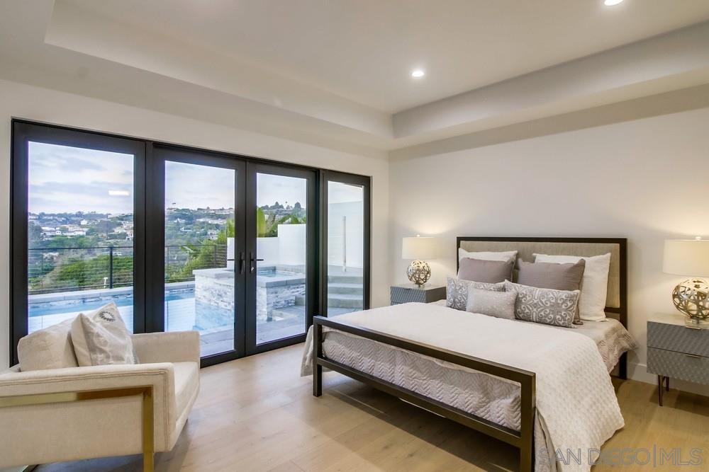 2695 Hidden Valley Road La Jolla, CA 92037 - Photo 15 of 25