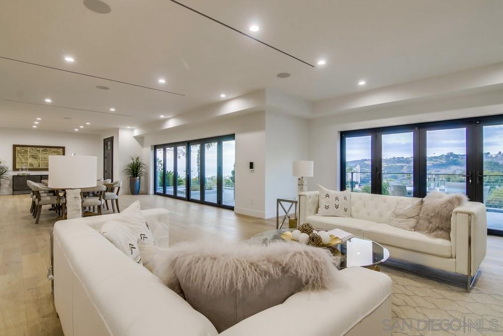 2695 Hidden Valley Road La Jolla, CA 92037 - Photo 7 of 25