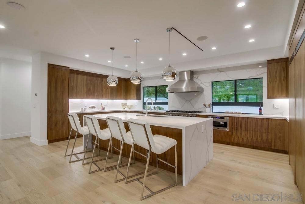 2695 Hidden Valley Road La Jolla, CA 92037 - Photo 9 of 25