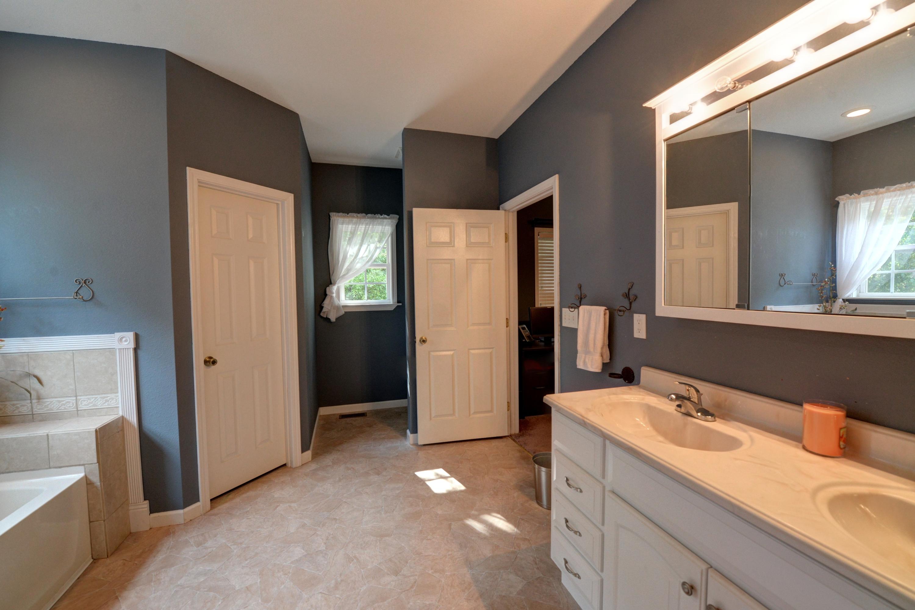 4966 Blythes Ferry Road Dayton, TN 37321 - Photo 37 of 43 28 4966 Blythe Ferry Road master Bath 2