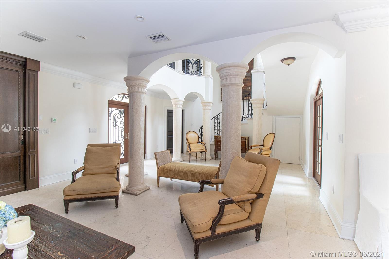 2334 Alton Road Miami Beach, FL 33140 - Photo 11 of 48 Gallery Image 11