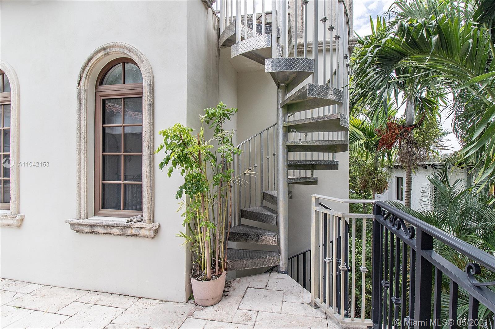2334 Alton Road Miami Beach, FL 33140 - Photo 30 of 48 Gallery Image 30