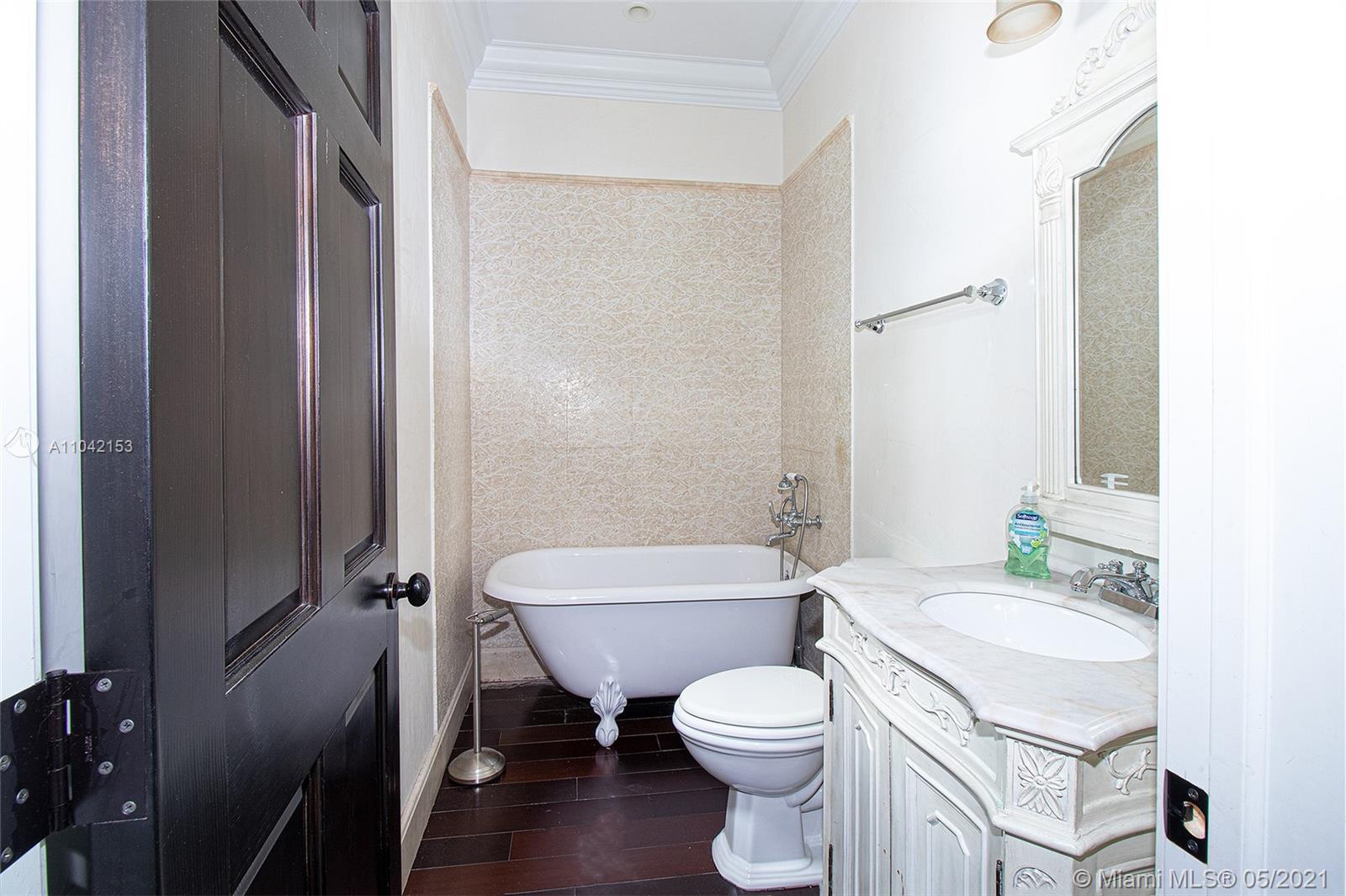 2334 Alton Road Miami Beach, FL 33140 - Photo 47 of 48 Gallery Image 47